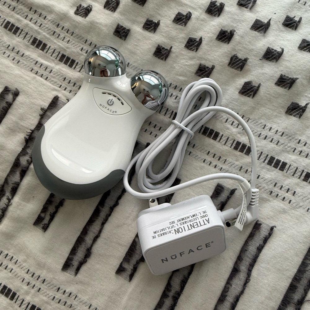 NuFace Mini Toning Device